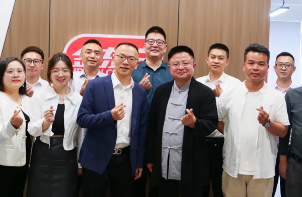 金东方教育 | 关良老师莅临金东方集团总部参访交流